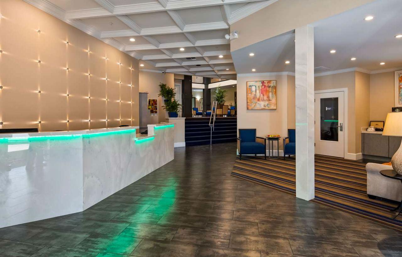 Best Western Plus Palm Court Hotel Davis Exteriör bild