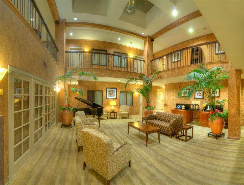 Best Western Plus Palm Court Hotel Davis Exteriör bild