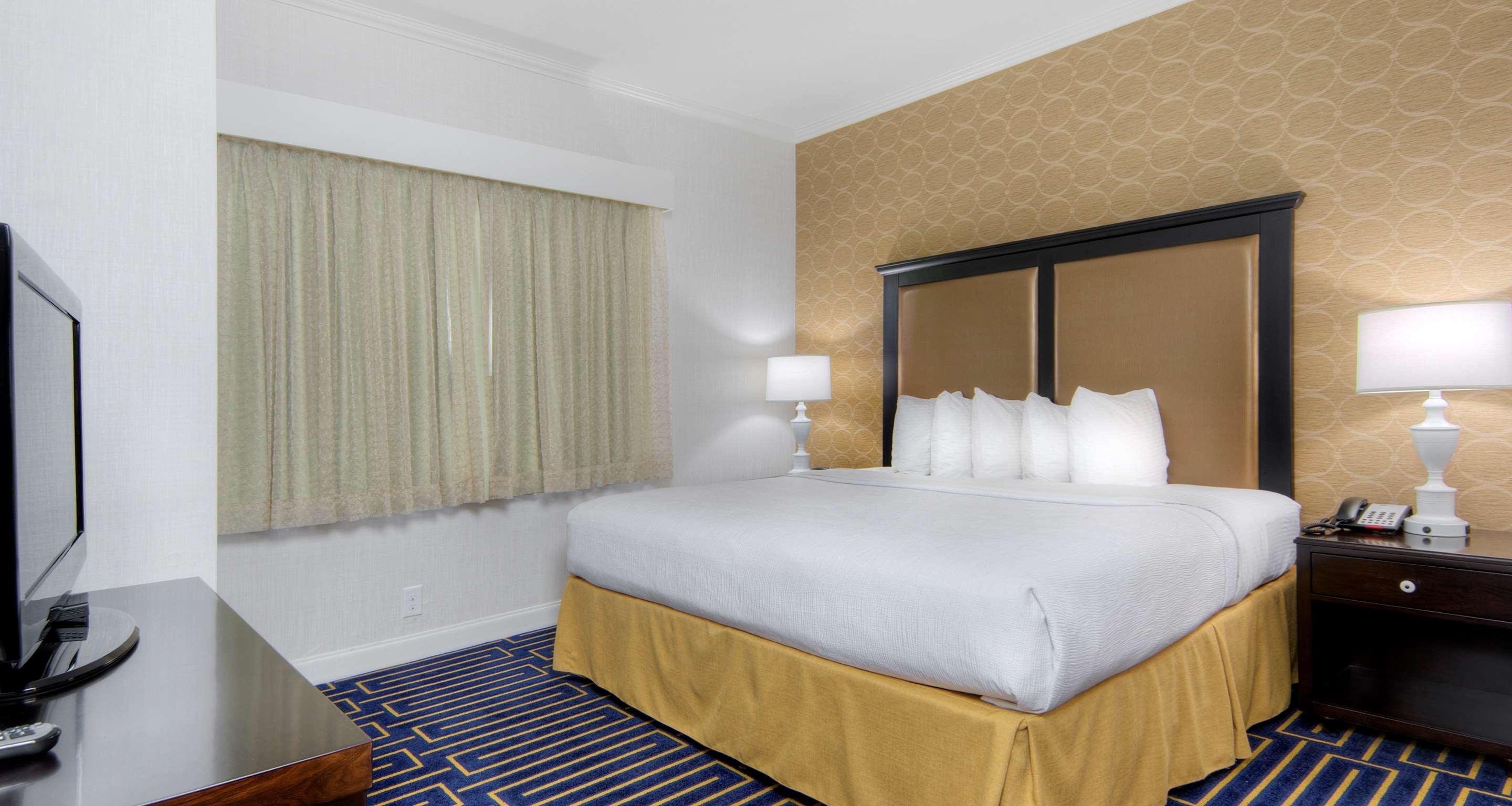 Best Western Plus Palm Court Hotel Davis Exteriör bild