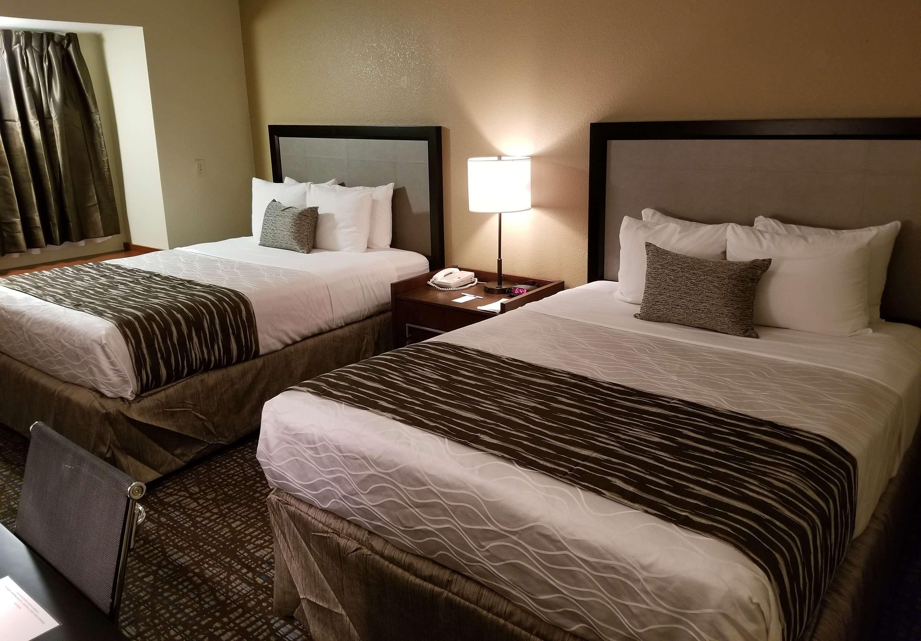 Best Western Plus Palm Court Hotel Davis Exteriör bild
