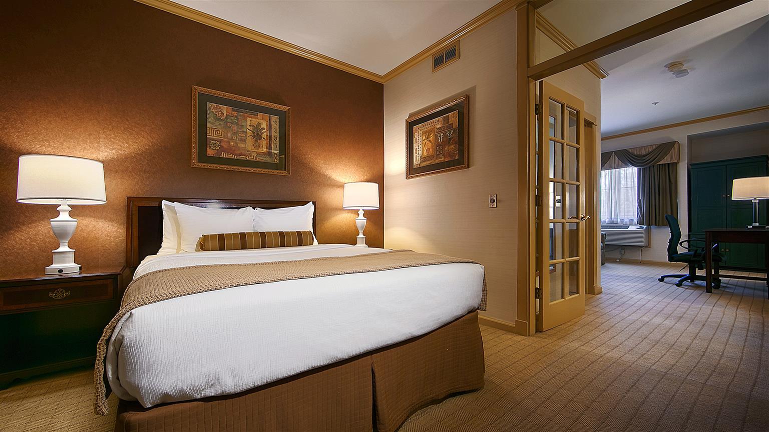 Best Western Plus Palm Court Hotel Davis Exteriör bild